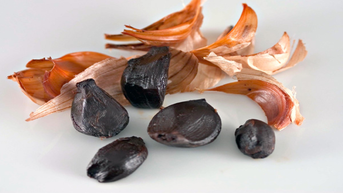 സാധാരണ വെളുത്തുള്ളിയല്ല, ഇവന്‍ ആള് കേമനാണ് Everything About Black