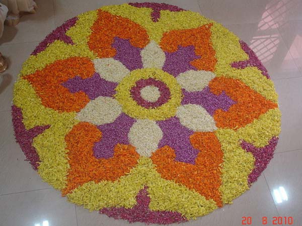ഓണപ്പൂക്കളങ്ങളുടെ ഭംഗി കാണൂ