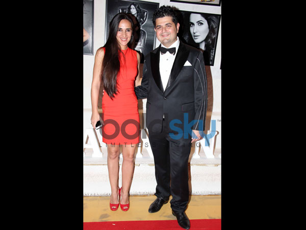 ദബ്ബൂ രത്‌നാനി, താര ശര്‍മ 