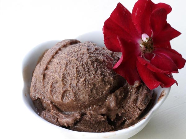 ചോക്ലേറ്റ് ഡെക്കഡന്‍സ്