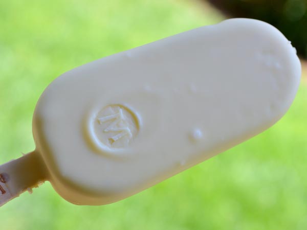 വൈറ്റ് ചോക്ലേറ്റ്