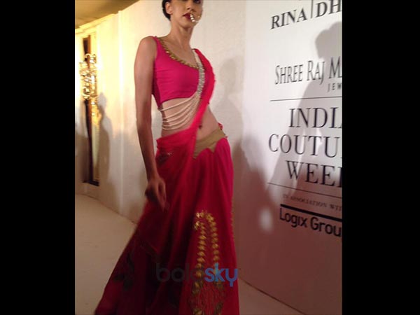 റിന ധാക്ക കളക്ഷന്‍