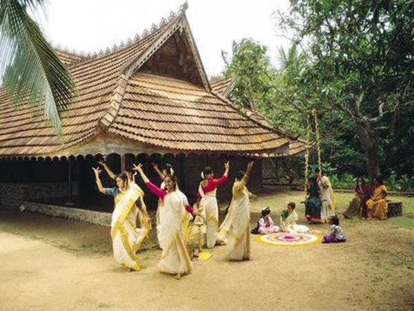 ഊഞ്ഞാലാട്ടവും തകൃതി