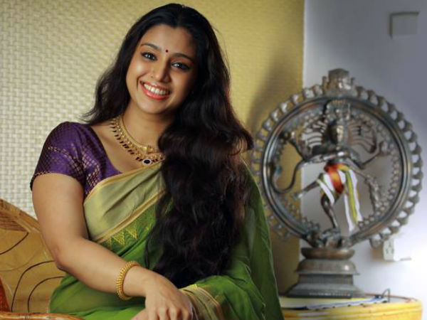 മാച്ചിങ് ബ്ലൗസ്