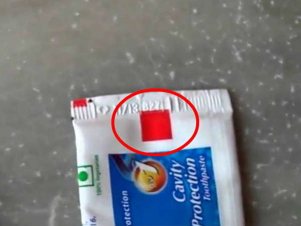 ചുവന്ന കളര് സ്ട്രിപ്പ്