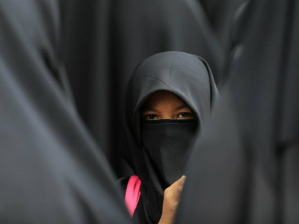 മുസ്ലീം ഭാര്യയറിയാന് (ഭര്ത്താവും)!!