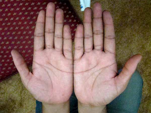 Heart Line On Both Palm Forms Half Moon Shape Here Is What It Means