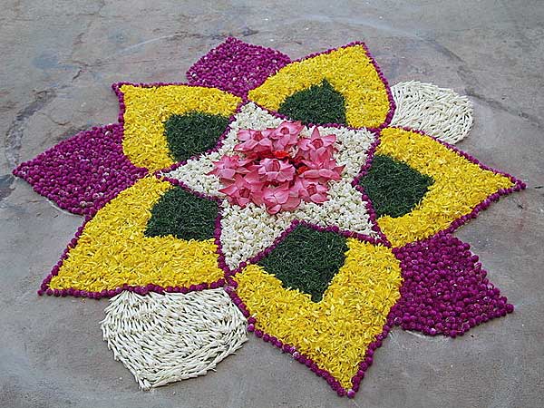മുറ്റം അലങ്കരിക്കുക