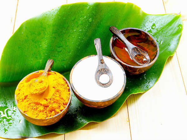 മഞ്ഞള്പ്പൊടിയും തേനും