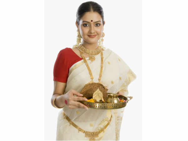 വീട്ടില്‍ വിളക്കു തെളിയിക്കുമ്പോള്‍