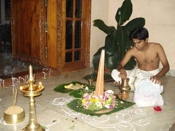 കളിമണ്ണ് കൊണ്ട്