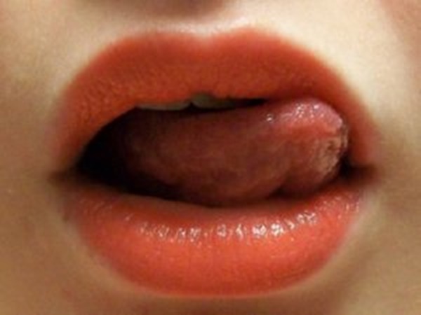 നാവിന്റെ നീളത്തിലും ആകൃതിയിലും ചില രഹസ്യം | Tongue shape says about your personality - Malayalam ...
