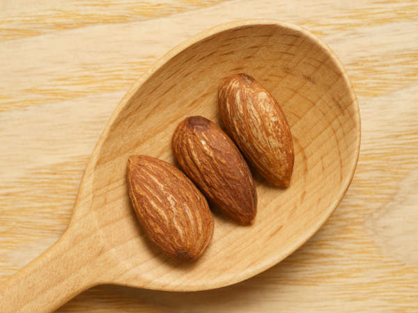 ബദാം കുതിര്ത്തി