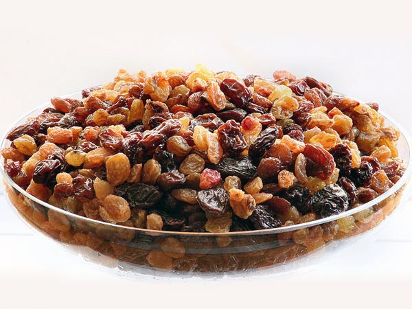 പാല്, ബദാം, ഉണക്ക മുന്തിരി