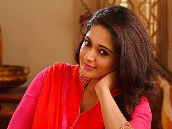 മേയ്ക്കപ്പാണ്