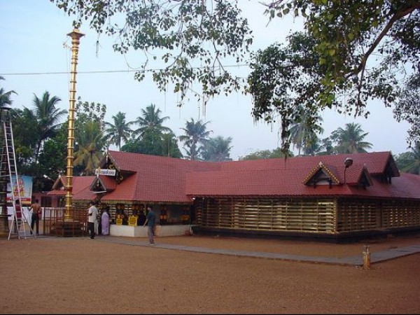 തീര്ത്ഥം വാങ്ങുമ്പോള്