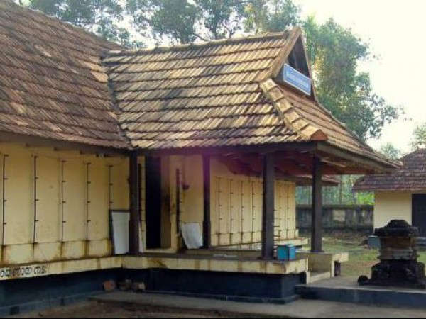 പുഷ്പങ്ങള് ചൂടുമ്പോള്
