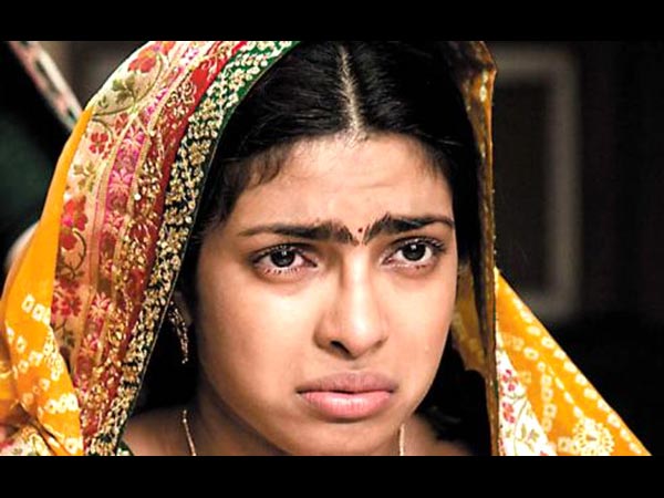 പുരികത്തിന് നടുവില്