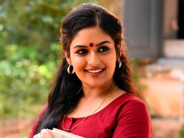 നെറ്റിയുടെ നടുവില് മറുക്