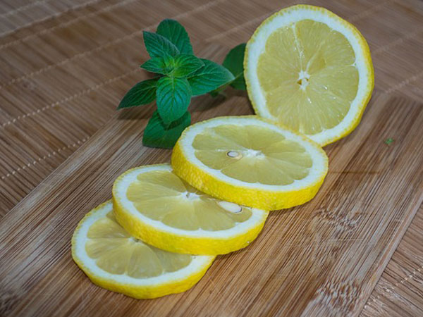 ചർമ്മം വരണ്ടതാക്കുന്നു