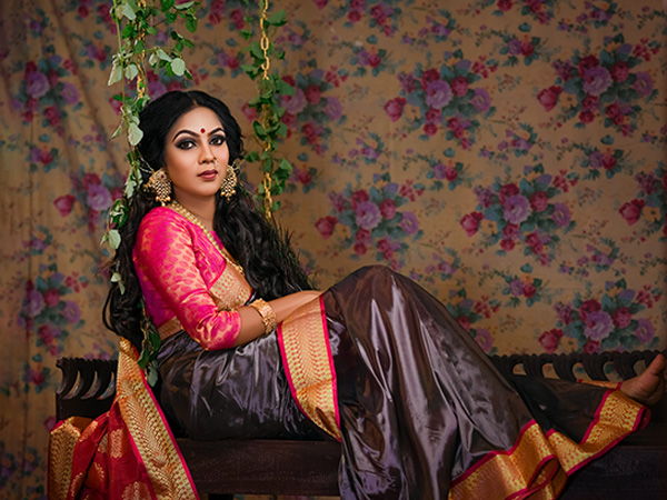 ബുള് ബുള് ലുക്ക്