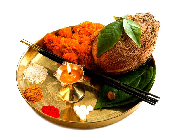 തിലകവും ചന്ദനവും മോതിരവിരലാല്