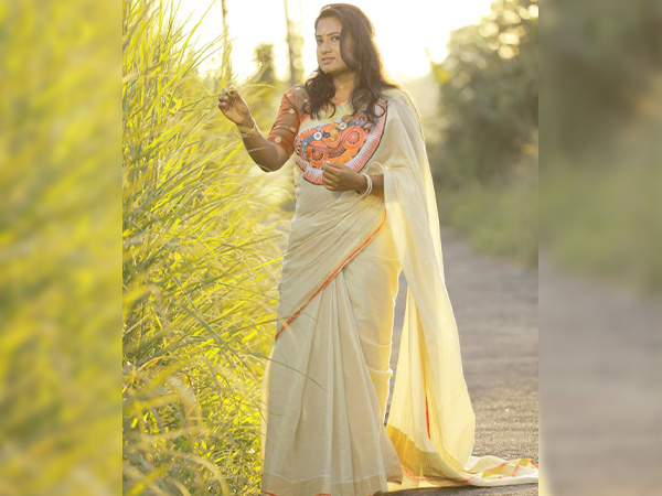 കസവ് സാരിയാണ് താരം
