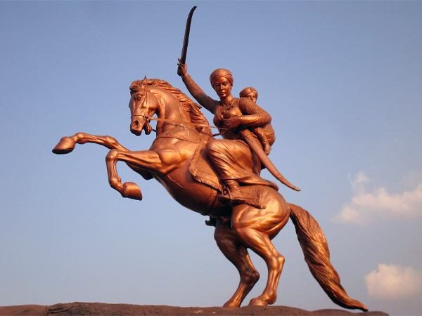 റാണി ലക്ഷ്മിഭായ് (19 നവംബര് - 17 ജൂണ് 1858)