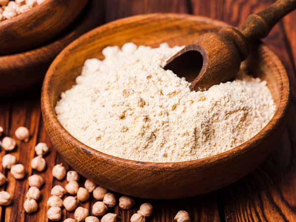 കടലമാവ്, മഞ്ഞള്, ചന്ദനം