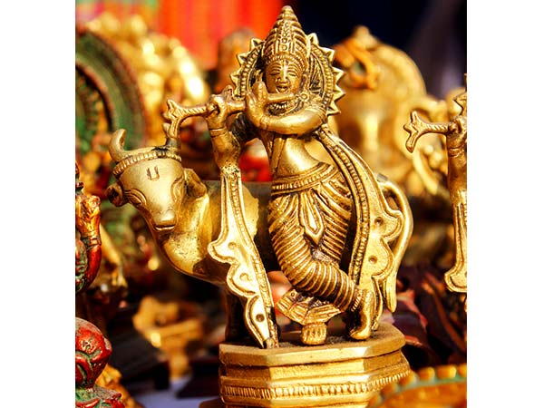 തകര്ന്ന ശില്പങ്ങള്