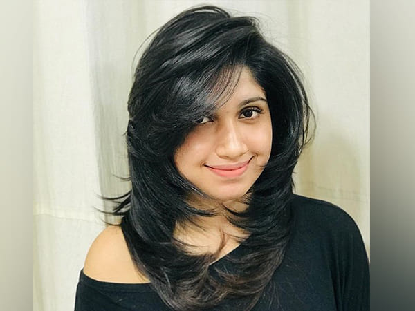 മുടിക്ക് തിളക്കം നല്കുന്നു