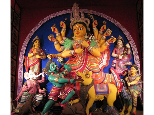 ഈ ദിശയില് ഒരു വിഗ്രഹം സ്ഥാപിക്കുക