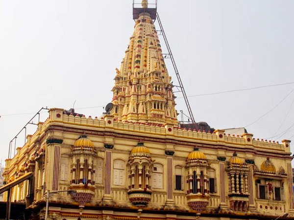 ദേവീക്ഷേത്രം സന്ദര്ശിക്കുക
